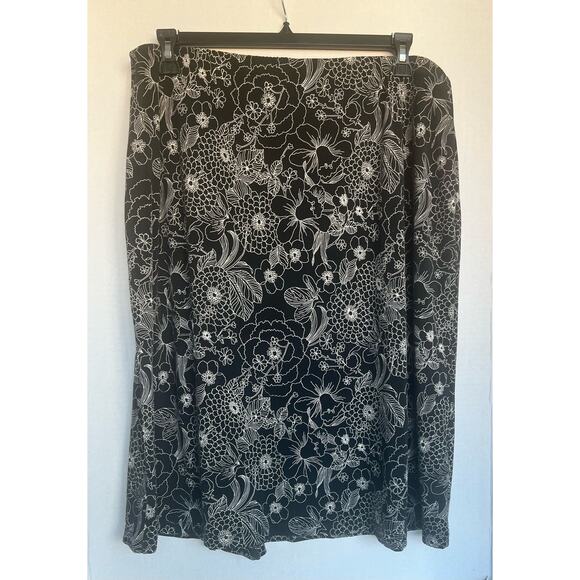 Merona Black and White Floral Ruffle Front Slit Skirt Size XL - Picture 5 of 9